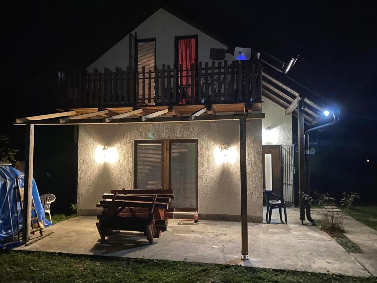 Asja Guest House Lukavac ภายนอก รูปภาพ