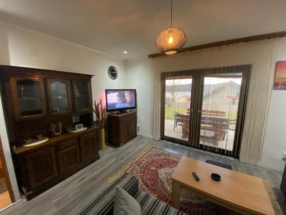 Asja Guest House Lukavac ภายนอก รูปภาพ